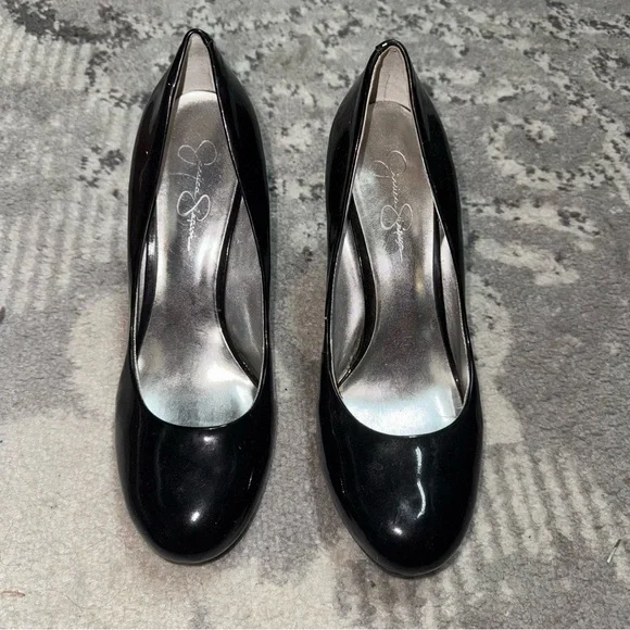 Jessica Simpson Black Patent Leather Rounded Toe Pump Heels - Picture 2 of 5